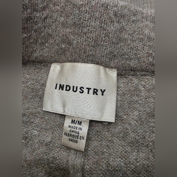 INDUSTRY cozy Wide Leg Nude Tan Wool Blend Pants Joggers Quiet Luxury Classy - Picture 3 of 9